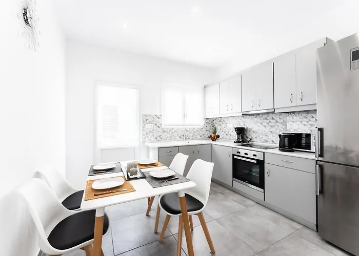 Casa Reale Fira (Santorini)