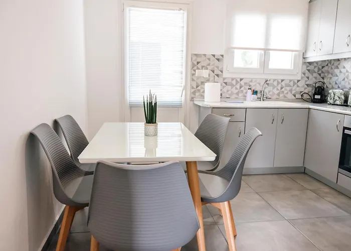 Casa Reale Fira (Santorini)