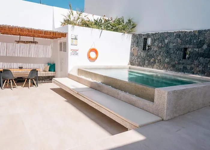 Casa Reale * ثيرا