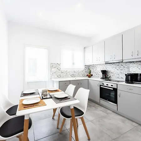 Casa Reale Fira (Santorini)