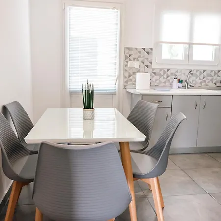 Casa Reale Fira (Santorini)